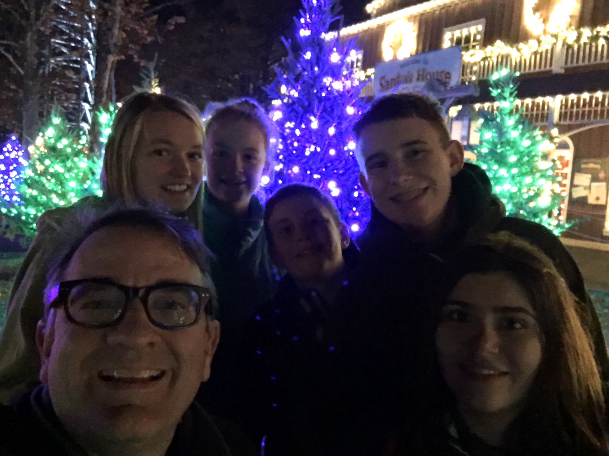 2016-11-26 Sagegiving Cousins 6 Flags.jpg